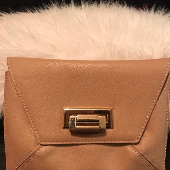 Tan Crossbag with Gold Chain Strap - Picture 2 of 4